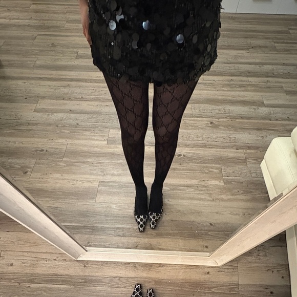 Coco & Shay Black Sequin Mini Skirt - Picture 3 of 3